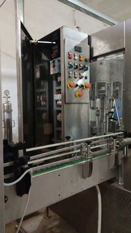 Linea di imbottigliamento Vino Fermo 2.000 bph Usata 5