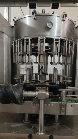Linea di imbottigliamento Vino Fermo 2.000 bph Usata 6