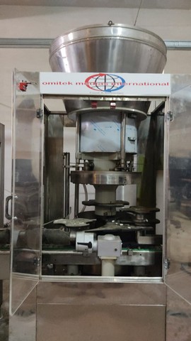 Linea di imbottigliamento Vino Fermo 2.000 bph Usata 7