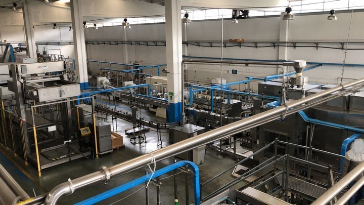 Used Complete Isobaric Bottling Line Pet & Glass bottles 18
