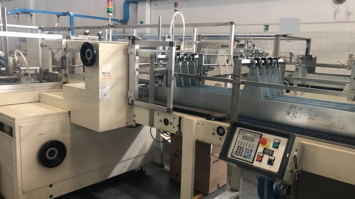 Used Complete Isobaric Bottling Line Pet & Glass bottles 2
