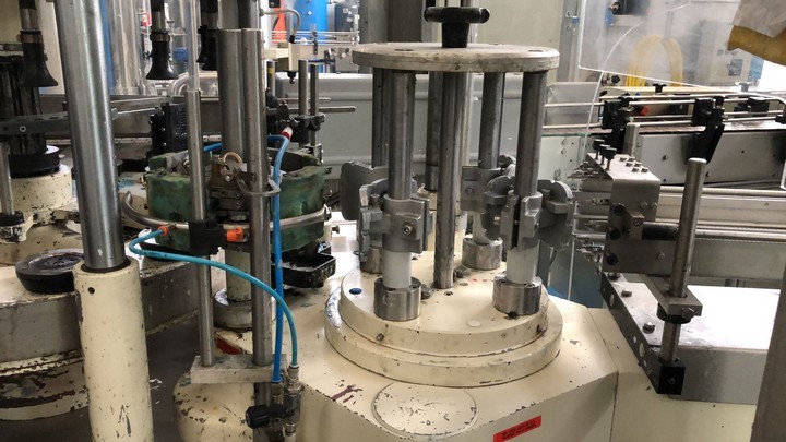 Used Complete Isobaric Bottling Line Pet & Glass bottles 3