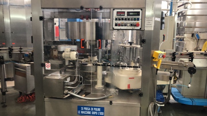 Used Complete Isobaric Bottling Line Pet & Glass bottles 6