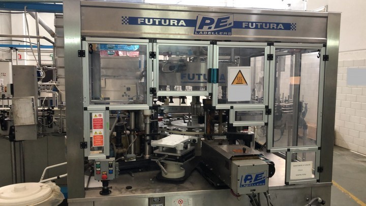 Used Complete Isobaric Bottling Line Pet & Glass bottles 7