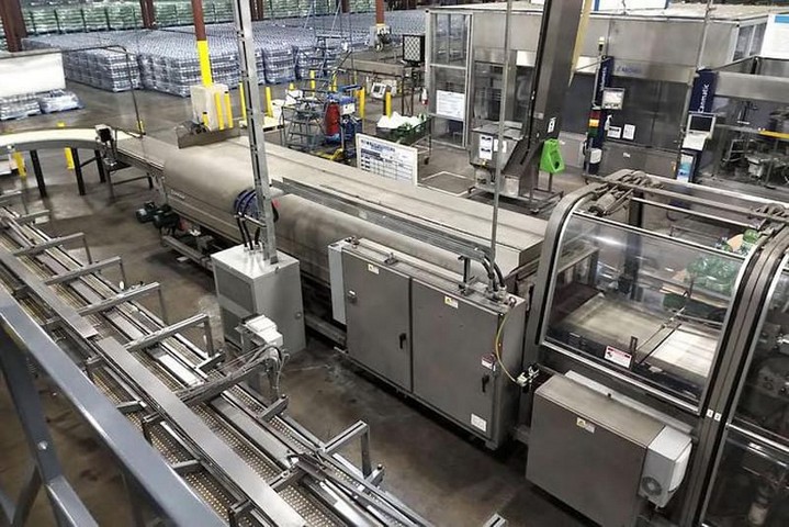 Linea di imbottigliamento PET 46.000 bph Usata