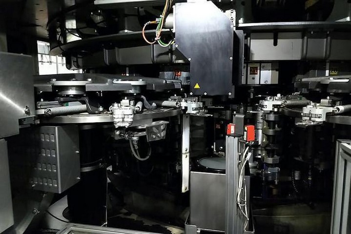 Linea di imbottigliamento PET 46.000 bph Usata 13