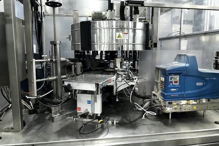 Linea di imbottigliamento PET 46.000 bph Usata 16