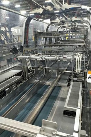 Linea di imbottigliamento PET 46.000 bph Usata 24