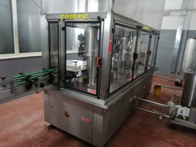Linea di imbottigliamento Costec 1.000 bph Usata