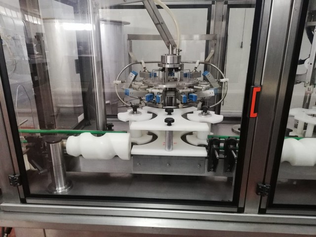 Linea di imbottigliamento Costec 1.000 bph Usata 4