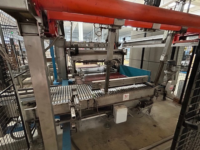 Linea di imbottigliamento Sipa PET 12.000 bph Usata 12