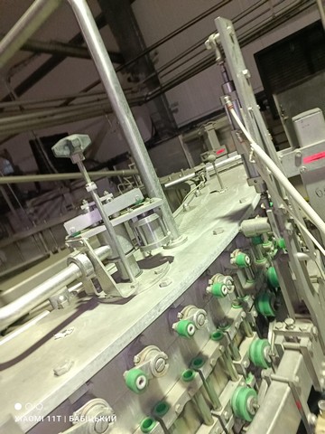 Linea di imbottigliamento PET Krones 12.000 bph Usata 13