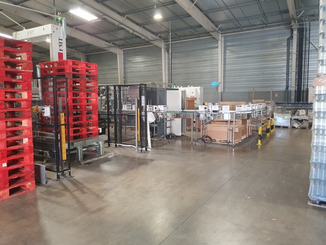 Linea di imbottigliamento PET CSD 18.000 bph usata 21