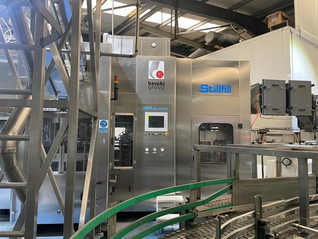 Linea di imbottigliamento PET CSD 18.000 bph usata 19