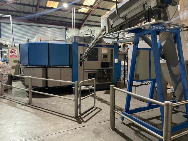 Linea di imbottigliamento PET CSD 18.000 bph usata 3