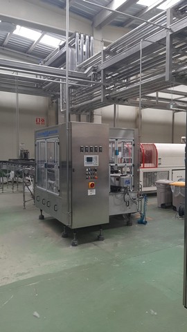 Linea di imbottigliamento PET Procomac Usata 10