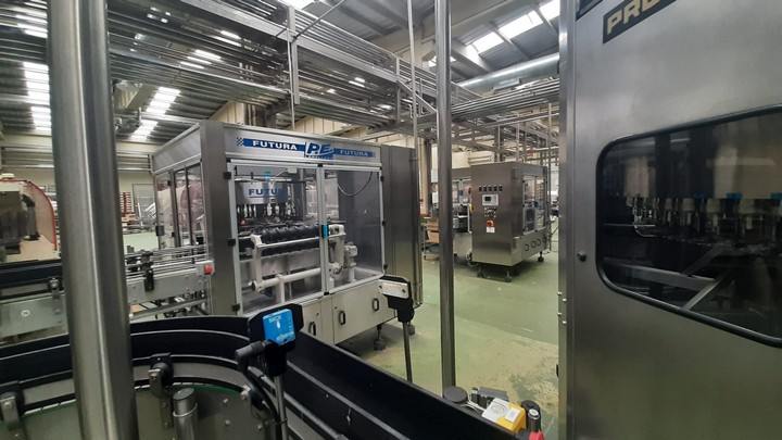 Linea di imbottigliamento PET Procomac Usata 8
