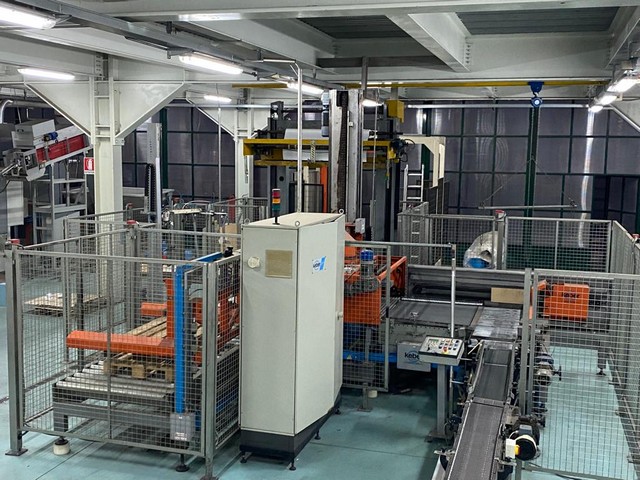 Linea di imbottigliamento PET Parmatec Usata 14