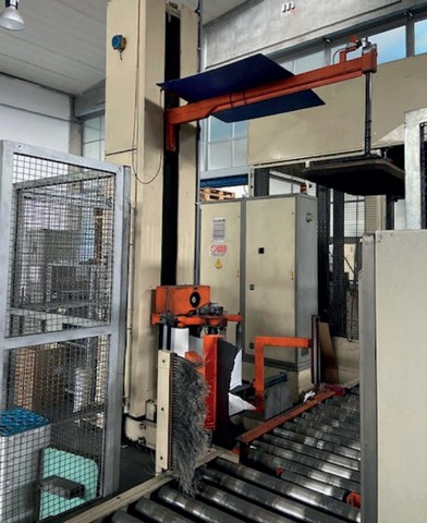 Used Pallet Wrapper FIS PET Bottles
