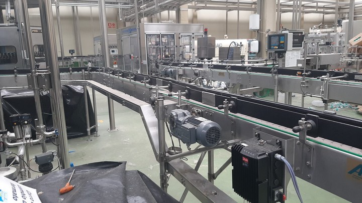 Linea di imbottigliamento per Sipa Acqua PET Usata 10