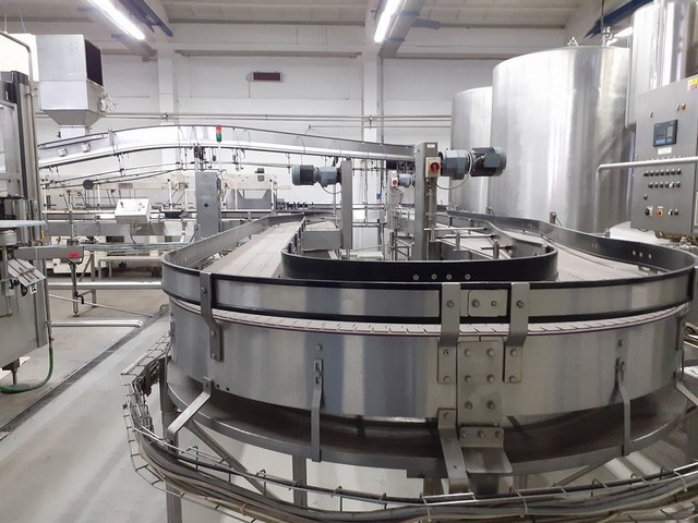 Linea di imbottigliamento PET 12.000 bph Usata