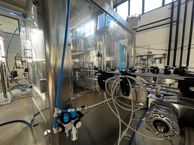 Monoblocco di Riempimento Isobarico Comac 6.6.1.C Usato 16