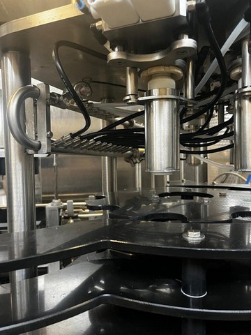 Monoblocco di Riempimento Isobarico Comac 6.6.1.C Usato 18