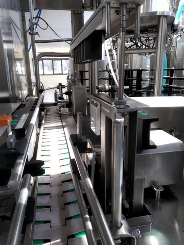 Monoblocco di Riempimento Isobarico Comac 6.6.1.C Usato 5