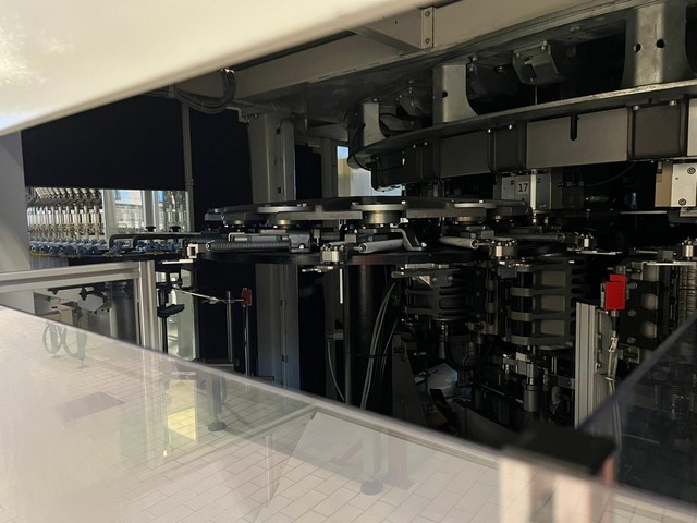 Linea di imbottigliamento PET krones 30.000 bph Usata 7