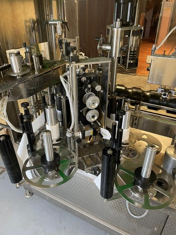 Used Complete Bottling Line GAI 1.500 bph 9