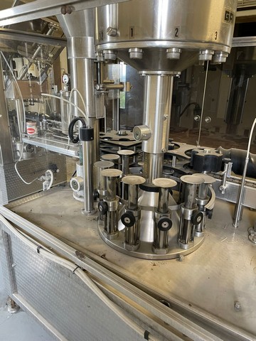 Used Complete Bottling Line GAI 1.500 bph 4
