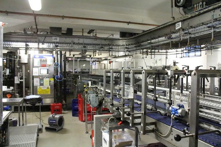 Linea di imbottigliamento usata PET 18.000 bph 13