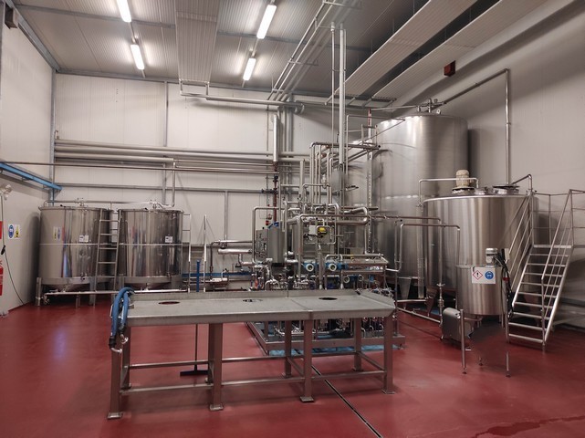 Used Complete Bottling Line Glass 6