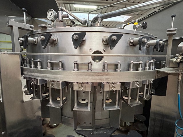 Used Filler Bertolaso 24v isobaric 10