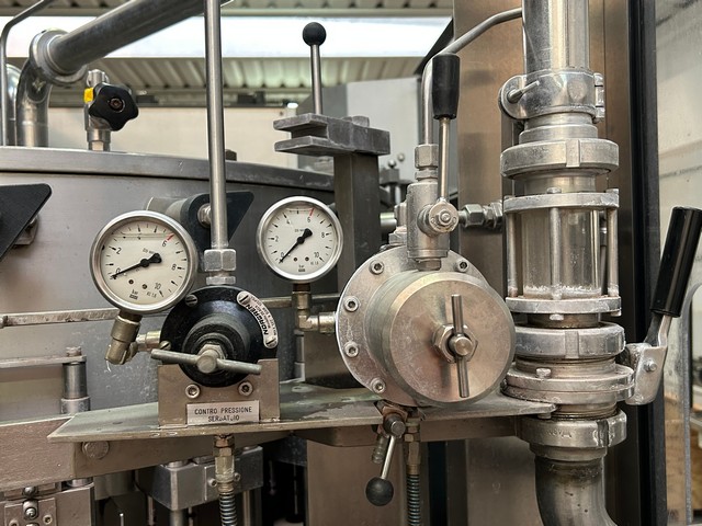 Used Filler Bertolaso 24v isobaric 3
