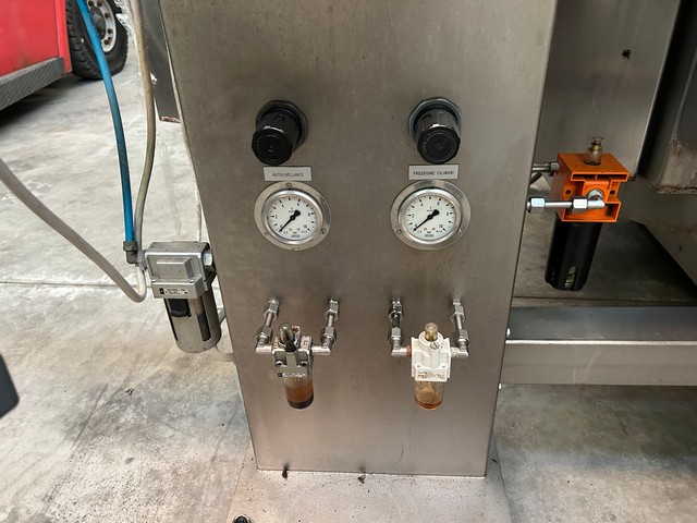 Used Filler Bertolaso 24v isobaric 8
