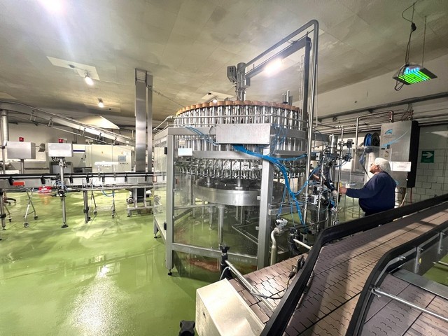 Linea di imbottigliamento PET 12.000 bph CSD Usata 9
