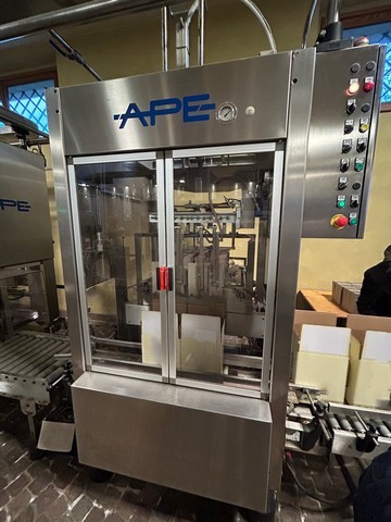 Inseritore di alveari APE 1.000 cph Usato
