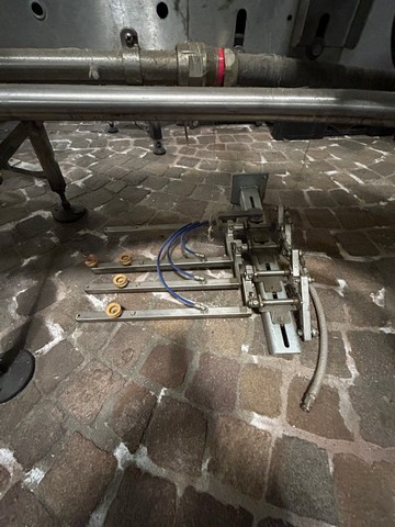 Inseritore di alveari APE 1.000 cph Usato 5