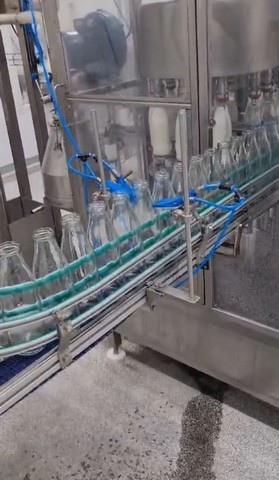 Linea di imbottigliamento per latte in vetro Usata 5