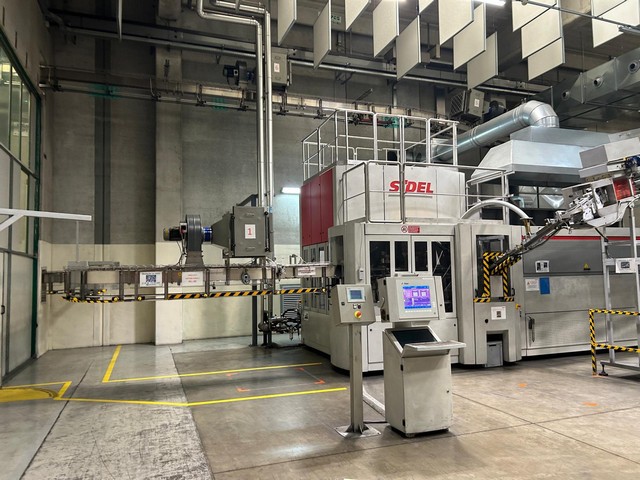 Used Complete Bottling Line Sidel PET 18.500 bph 4