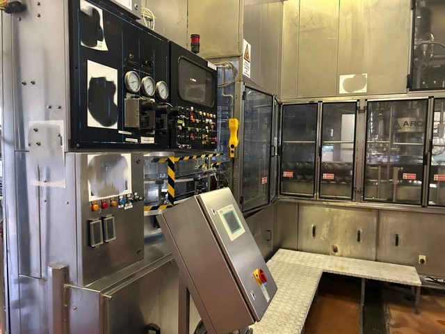 Used Complete Bottling Line Sidel PET 18.500 bph 18