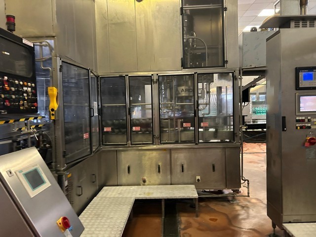 Used Complete Bottling Line Sidel PET 18.500 bph 19