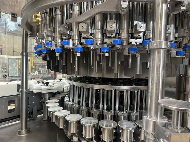 Used Filling Syncrobloc CFT Isobaric 30.30.6 12.000 bph 18