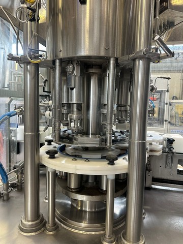 Used Filling Syncrobloc CFT Isobaric 30.30.6 12.000 bph 19