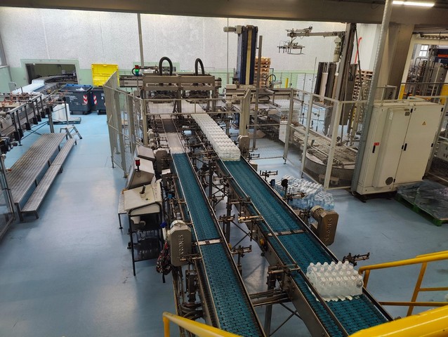 Linea di imbottigliamento CSD PET 25.500 bph Krones Usata
