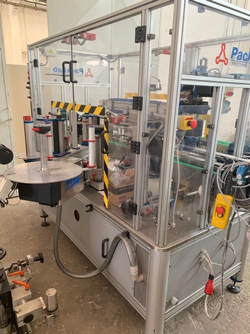 Etichettatrice lineare Packlab adesiva 12.000 bph Usata