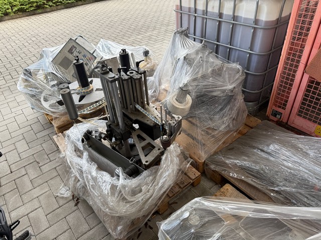 Used Kosme Labeller 8T CE CO 5S Adhesive 5.000 bph 18