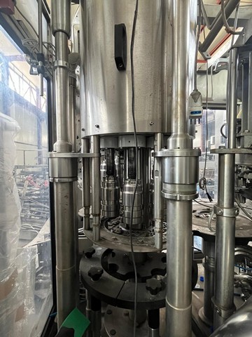 Linea di imbottigliamento BC PET 8.000 bph Usata 9