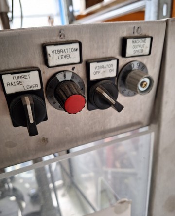 Tappatore Technovin 3T Stelvin 5.000 bph Usato 9